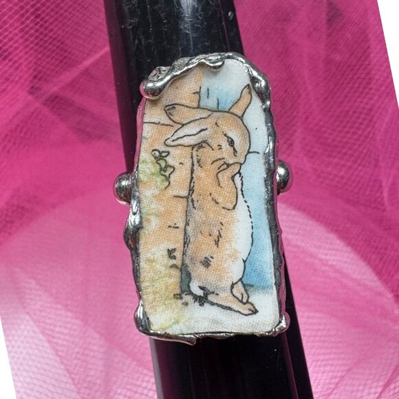 Artisan Crafted Peter Rabbit Wedgewood Broken China Ring With Repurposed Silver - Picture 2 of 11